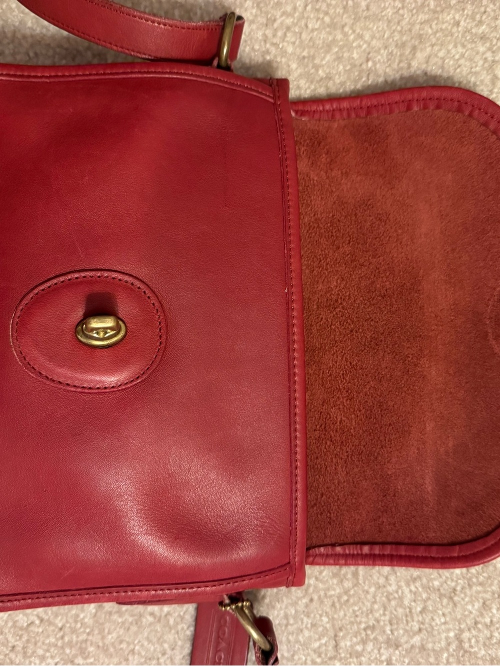 Vintage Coach Devon Bag - Leather Crossbody Bag with Turn-Lock Closure - Picture 7 of 10